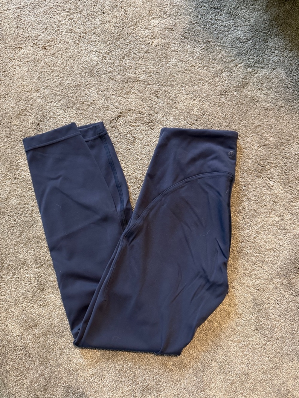 High-Waist Lululemon fast and free leggings, navy blue
Size 6